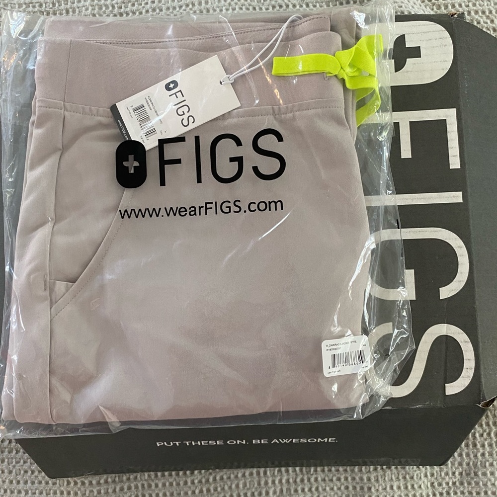 FIGS Zamora jogger scrub pants